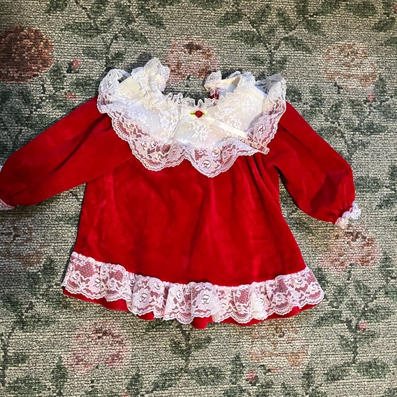 Vintage red lace & bow dress 24 months 
Perfect for christmas - Picture 1 of 2